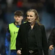 1139: LISTEN: Gillingham manager Gareth Ainsworth reacts to their draw against Barrow - 13/12/2025