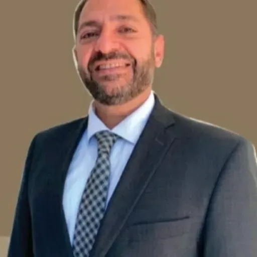 RAB MOY HILU- LA JANUKIA EN LA PUERTA DE LA CASA