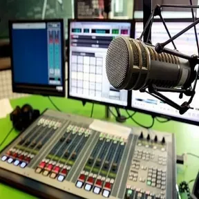 RÁDIO WEB VINDE A MIM