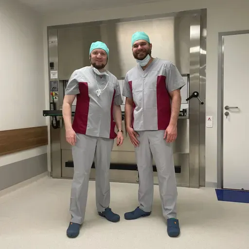 Шрамик под пальцем ангела. Федотов Роман Николаевич и Полев Георгий Александрович.