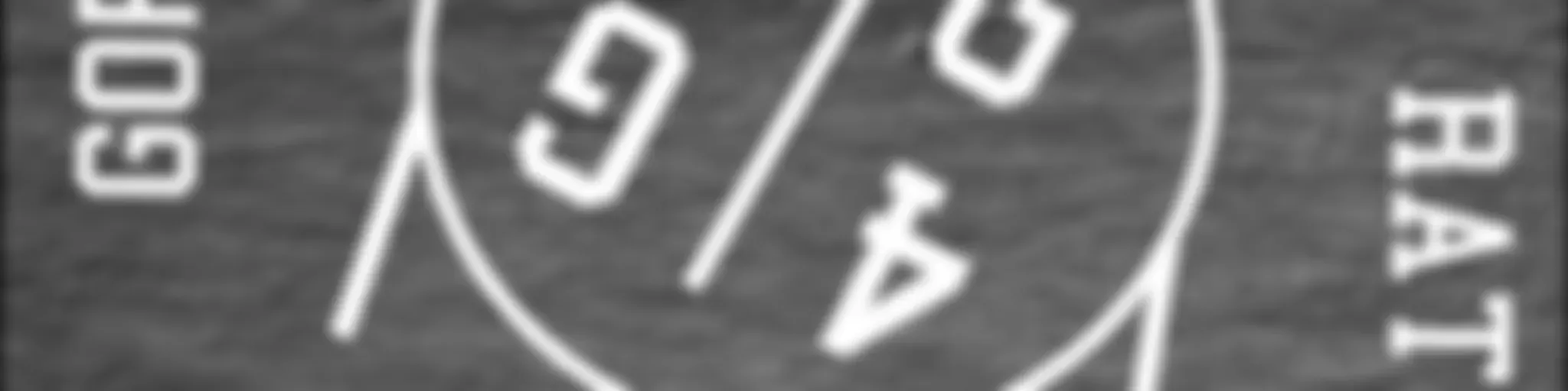 Cuatro Gordos Y Una Mesa Ratona