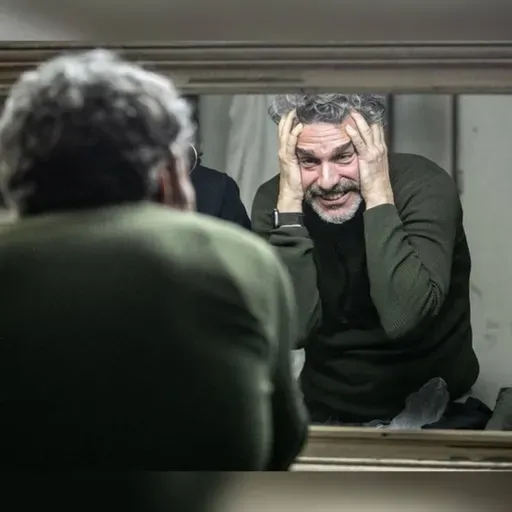 Pasen y Vean #10 | Leo Sbaraglia se adentra en la monstruosidad (o de la oportunidad de desobedecer)