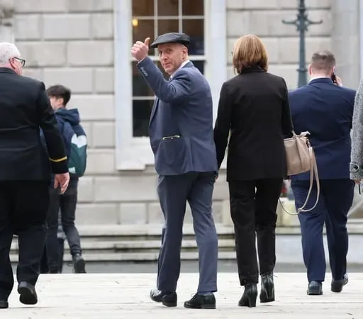 How much of a blow to government is Michael Healy Rae's departure?