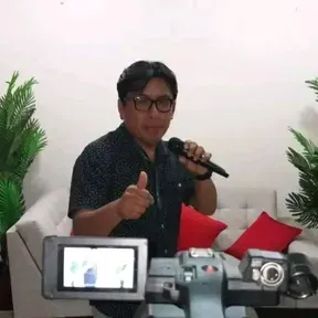 ROLLY FM