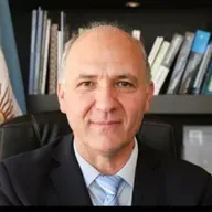 Guillermo Carmona:Críticas a Cornejo, sus propuestas de desarrollo, el fin del ítem aula y viviendas