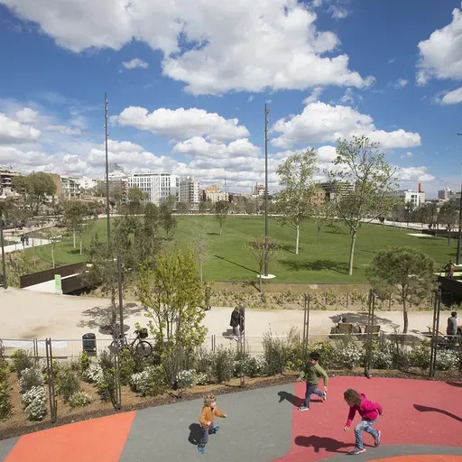 Dia Mundial de la Visió: Quines dificultats tenen les persones segues al seu dia a dia? Descobrim una de les zones de Barcelona adaptades per a persones cegues