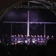 Monumental Serenata encheu Aliados de "capas negras de saudade"