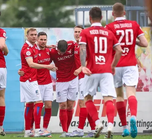 Útvarpsþátturinn - Óvænt tíðindi úr Eyjum og Hlíðarendafundur