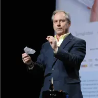 🎙️New Episode: The Psychology of Influence, Human Connection & High-Performance Communication with Bob Phibbs | Real English Conversations For Global Professionals