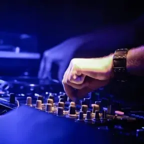 RadioDjonline