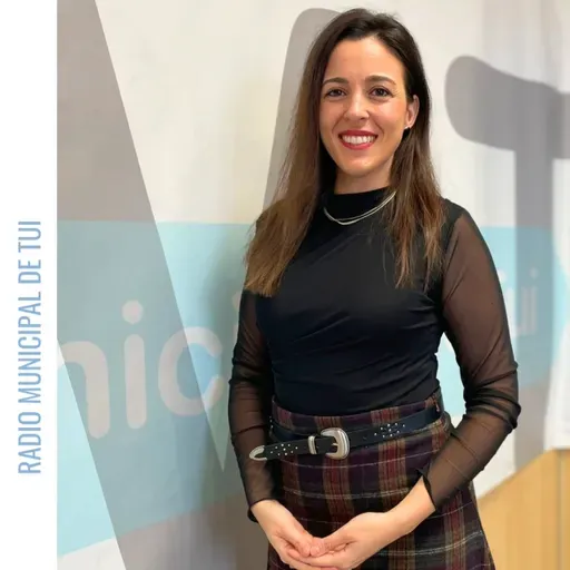 Ent. Andrea González, presidenta da C- Academia de Artes Escénicas e premio a Caixason