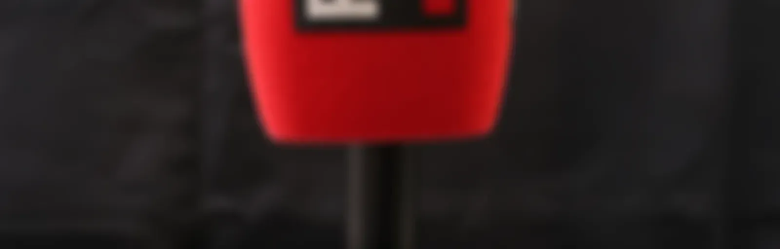 Versió RAC1 - L'entrevista, amb...