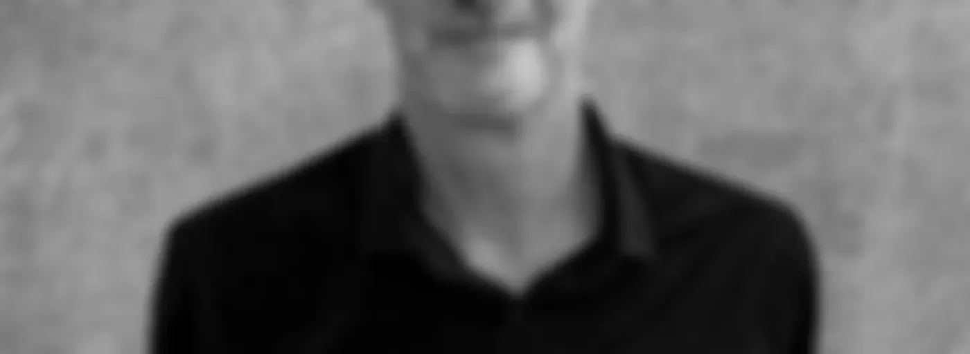 Lee James