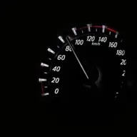 É 40, 50 ou 60km/h? Entenda as diferenças entre os limites de velocidade no trânsito!