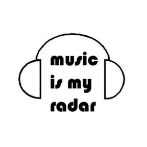 la chica de los audifonos presenta...