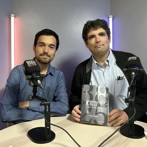 Cristóbal Karle y su libro "Historia de la FEUC 1938-2025. Su trayectoria e influencia en Chile"