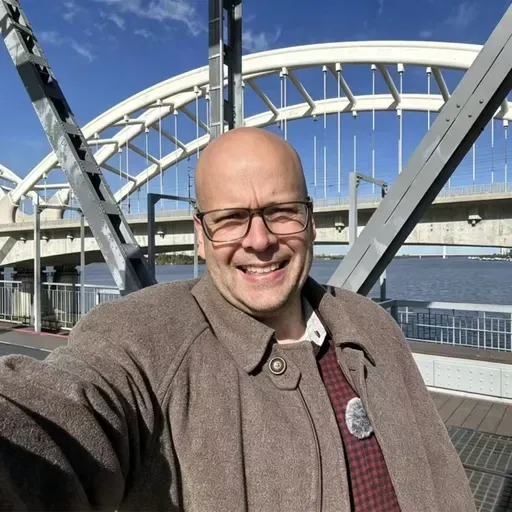 From cars to classrooms: One American's love affair with China