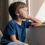 Ansiedade infantil: sinais, tipos, causas, tratamentos eficazes e mais