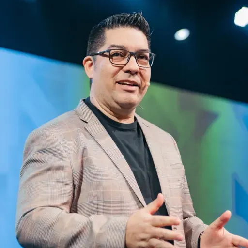 DEUS ESTÁ FAZENDO GRANDES COISAS - Eliezer Rodrigues