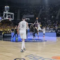 Tirando a Fallar: vida sobre la bocina aquí, ciclos que acaban allí