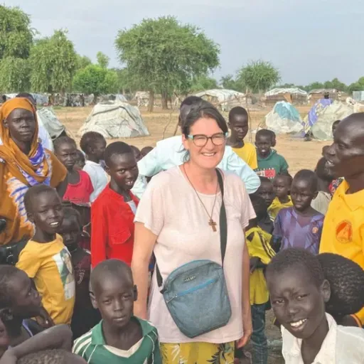 Carine Neveu : "J'ai choisi de suivre le Christ parmi les pauvres"
