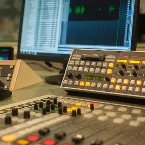 Rádio melhor. Muito mais músicas no ar.