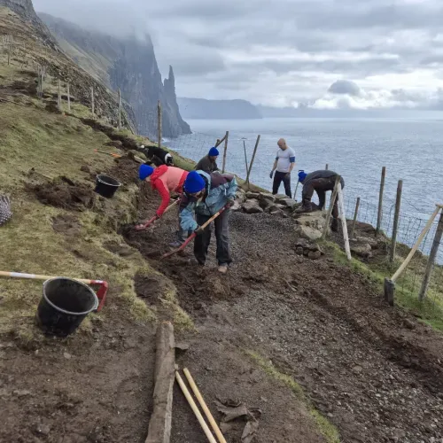 Við Tórði á túri um Trøllkonufingur