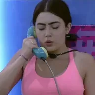 BBB22 - Não tem esparadrapo no umbigo que salve a Jade!