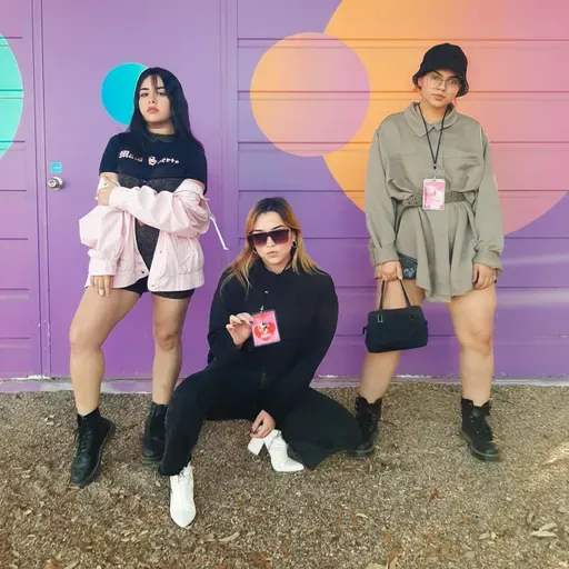 Michelle Hinojosa, Foudeqush y Ana Cris