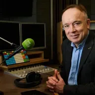 Tús Áite: 26 Feabhra 2026