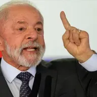 Lula critica clima na Câmara: 'deputado só quer falar bobagem no celular e passar pra frente'