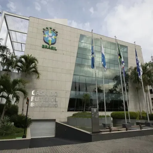 Embolada #370 - O novo calendário será bom para o futebol brasileiro?