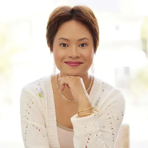 What Does Divine Love Feel Like? Experiencing Mother Mary, Forgiveness and Healing | Helen Ye Plehn