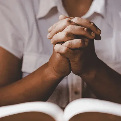 Ayudar a otras personas trae bendiciones | Podcast        