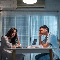 #1866 - Ai kiếm được nhiều tiền, người đó có quyền?