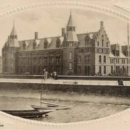 EP 304: Halloween- The Old Mansion (W Bob Holland)