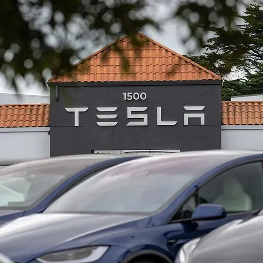 De-Sinicizing Tesla: Strategy, survival, or self-sabotage?