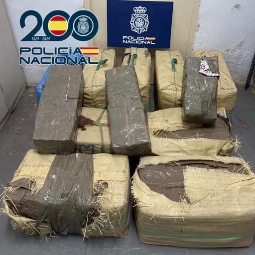 Detienen a tres personas con más de 400 kg de hachís en la A-4, en Valdepeñas