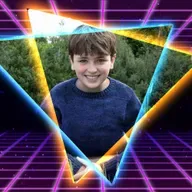 Ezra Miller jako upír, Buffy je zpět a známe nového Pottera!