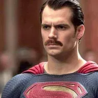 La fotografía es lo que tuvio y un Superman con bigote