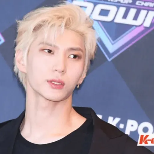 VIXX’s Leo Speaks Out About Sasaeng Fans’ Prank Calls: "It’s Hard for Me".