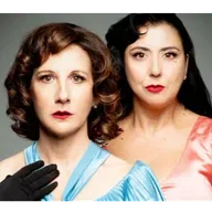 Malena Alterio y Carmen Ruiz en el Gayarre con "La Vida Extraordinaria"
