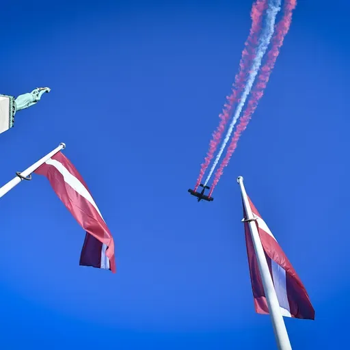 Pāri laikiem un cilvēkiem plīvo brīvības liesma. Saruna par pienākumu pret dzimteni