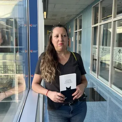 Ada Menéndez, la gata que no acude a funerales.