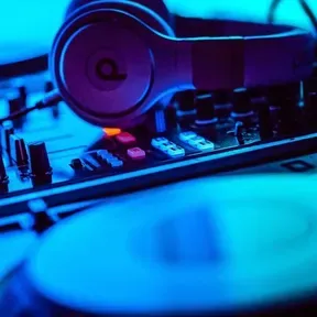 DJ SILVERAA SÓ MUSICAS..