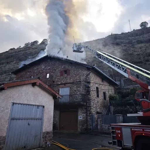 "Afortunadamente solo hay que lamentar daños materiales": susto en Ortigosa de Cameros por el incendio en una vivienda que estaba habitada (09/03/2026)