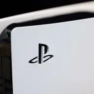 PlayStation Discs Ending, Apple Email Flaw, Siri’s EU Talks
