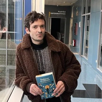 Literaturas de la transición y el “Tratado sobre la risa” de Julián Génisson