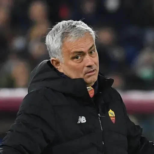 9,15. Ep81: Mou, el Piano Man de los banquillos