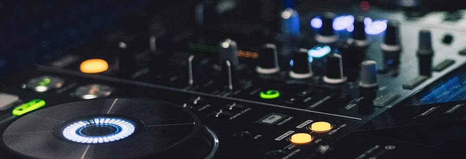 RADIO F EDM